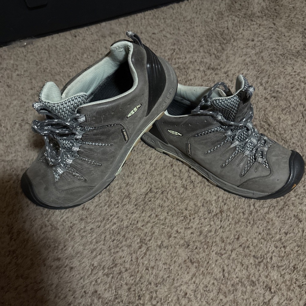 KEEN‎ 1009533, Women's Bryce Gray Leather Waterproof Hiking Shoe, Size 7 US